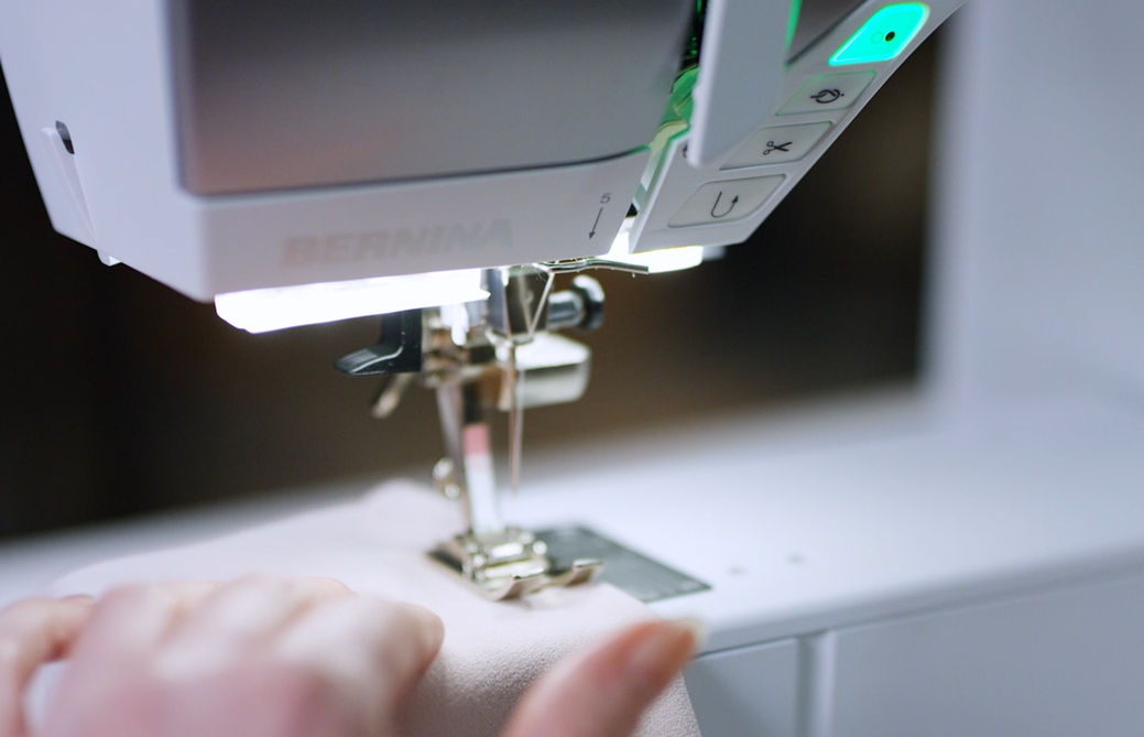 BERNINA 480 za strastvene krojačice 9mm Hook Slika 6